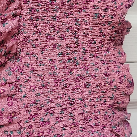 Daisy and Delilah Pink floral Cropped top - Picture 6 of 8
